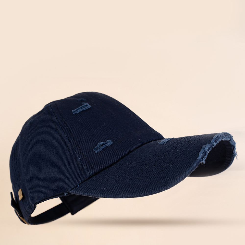 CAPPELLO CON VISIERA E STRAPPI