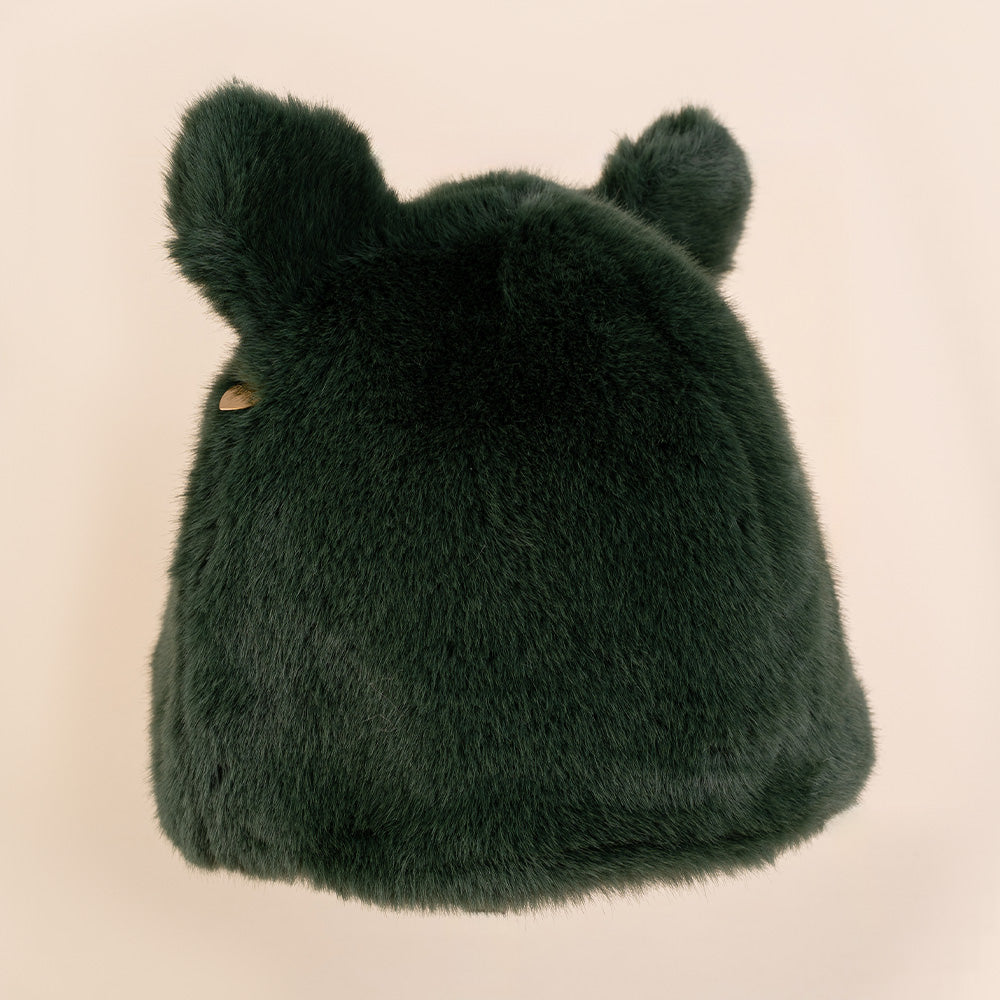 CAPPELLO IN ECOPELLE CON ORECCHIETTE DI ORSO