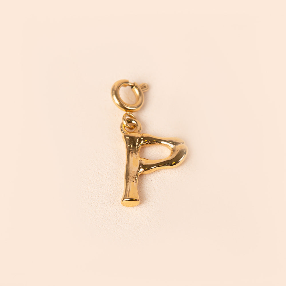 CHARM LETTERE PICCOLE IRREGOLARI