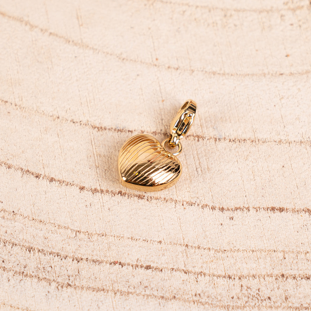CHARM CUORE RIGATO