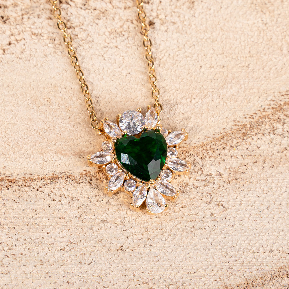 HEART STONE CHOKER NECKLACE WITH RHINESTONE AROUND