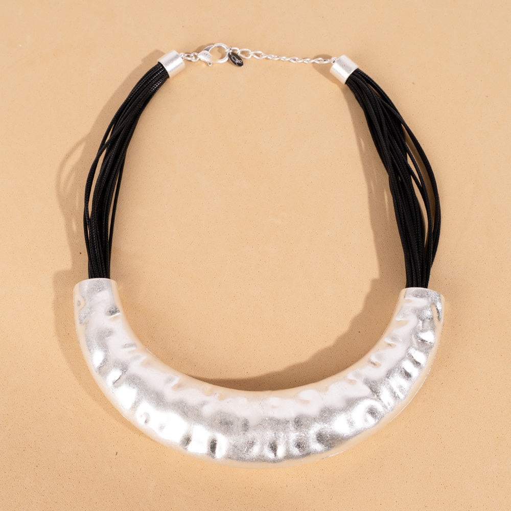 CHOKER NECKLACE WITH LARGE CENTRAL INSERT