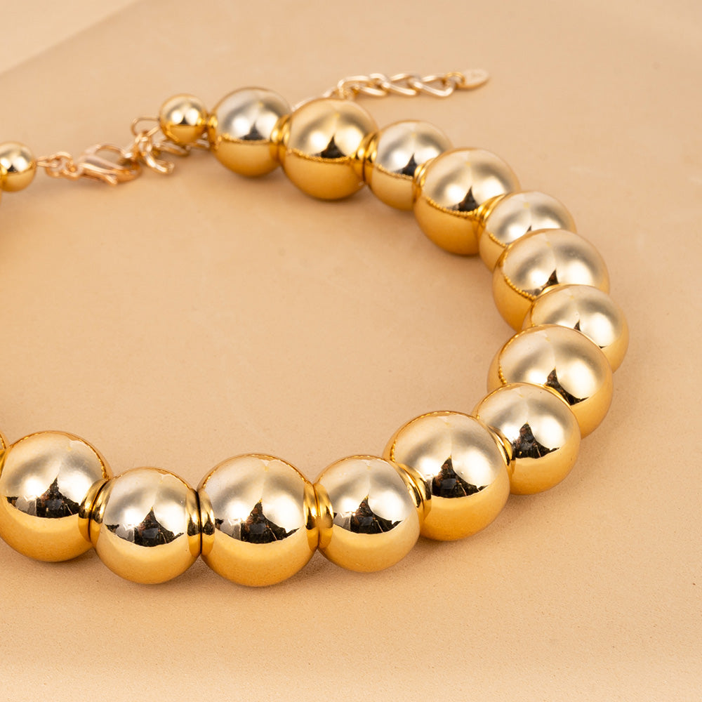 CHOKER NECKLACE WITH ALTERNATED SPHERES OF DIFFERENT SIZES