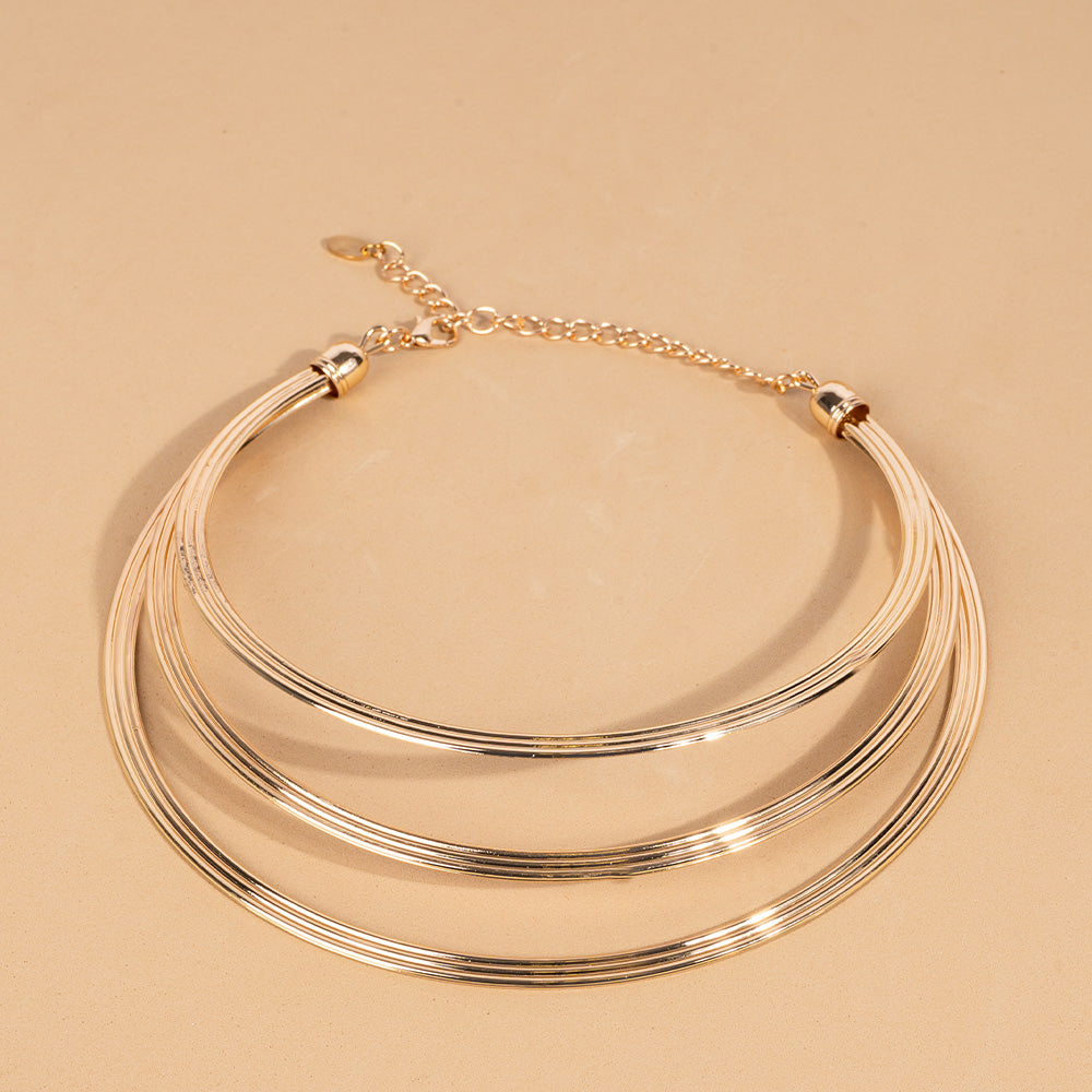 CHOKER NECKLACE WITH THREE RIGID STRANDS