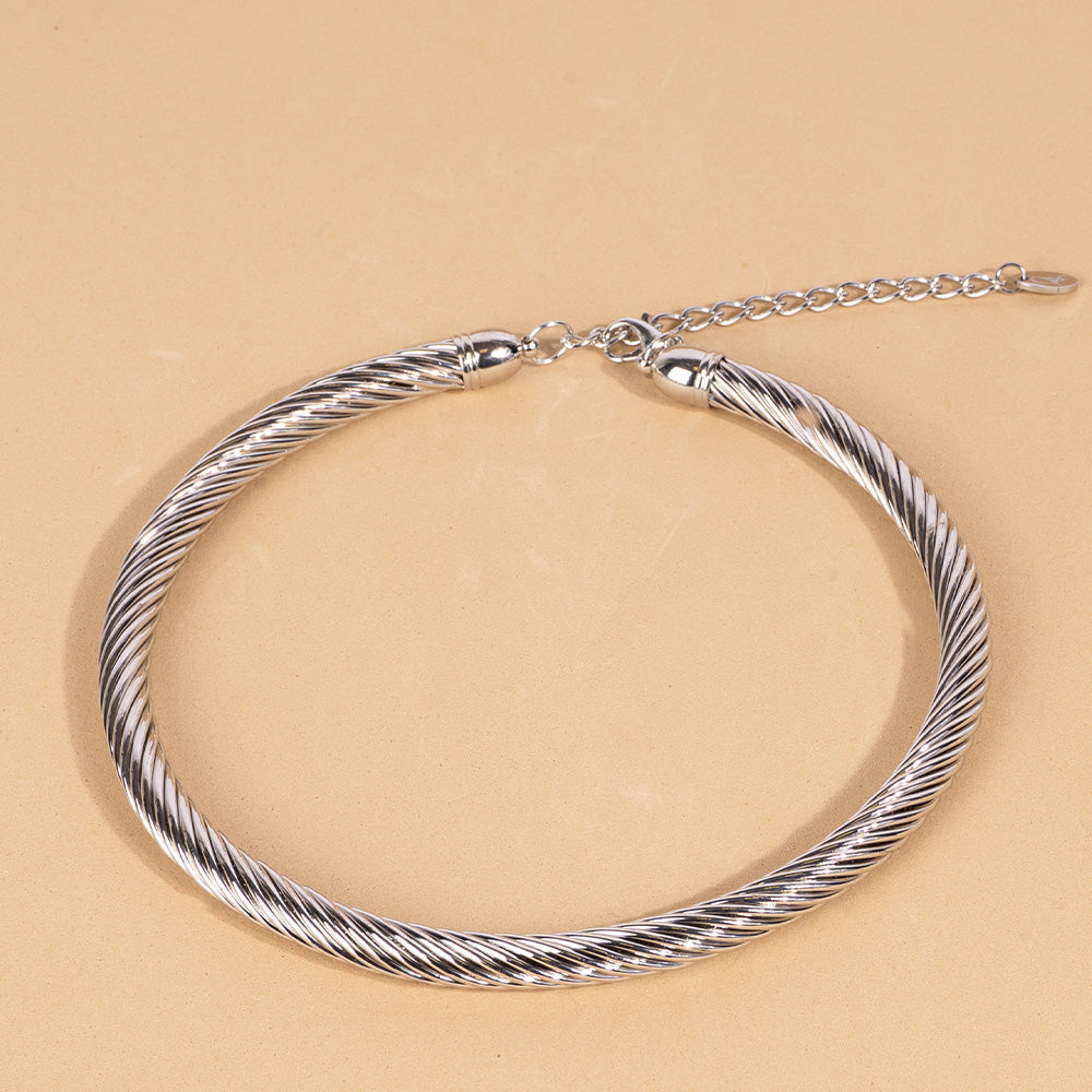 COLLANA GIROCOLLO RIGIDA EFFETTO ARROTOLATO