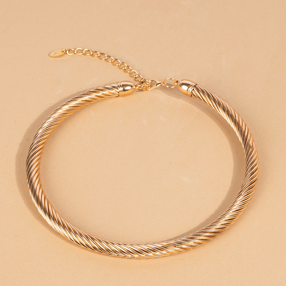 COLLANA GIROCOLLO RIGIDA EFFETTO ARROTOLATO
