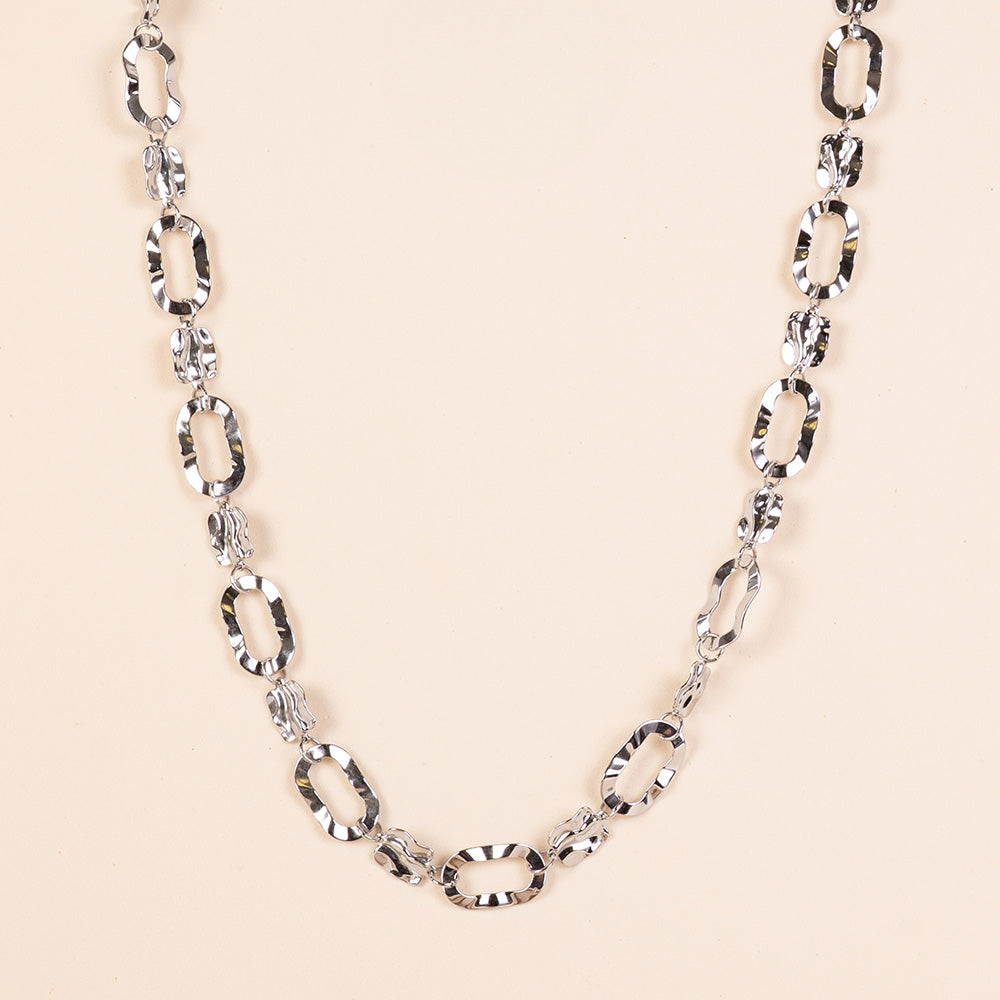 LONG HAMMERED NECKLACE WITH OVAL AND RECTANGULAR LINKS