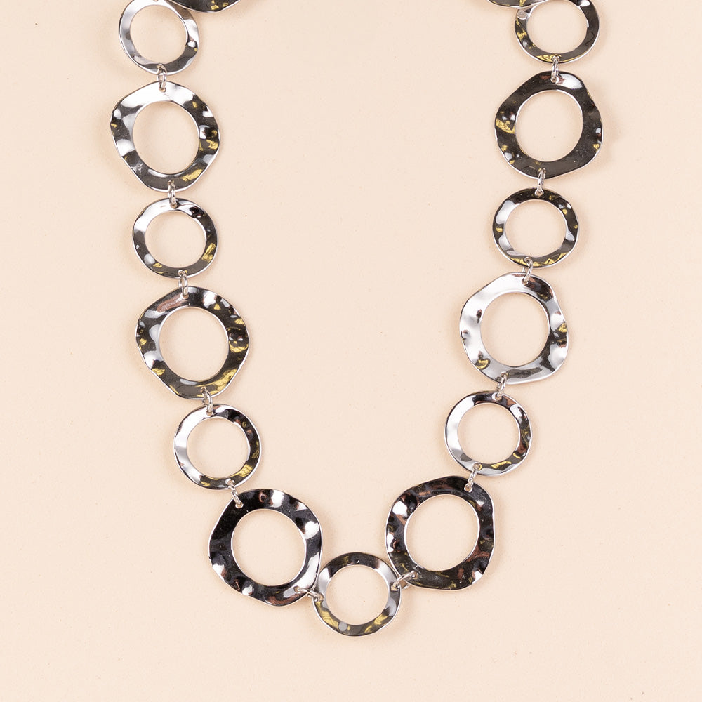 CHOKER NECKLACE WITH TWO SIZE HAMMERED RINGS