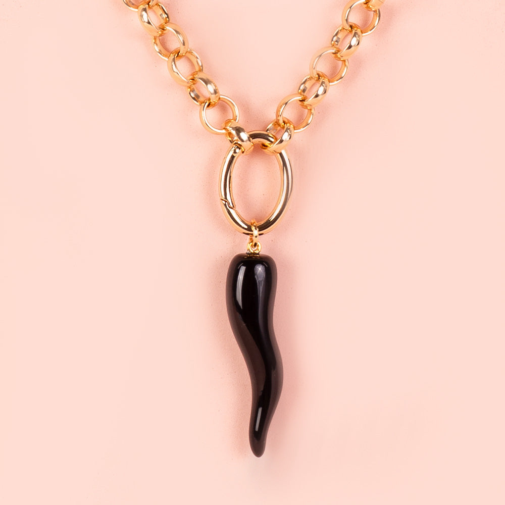 COLLANA LUNGA A CATENA CON CORNO PENDENTE COLORATO