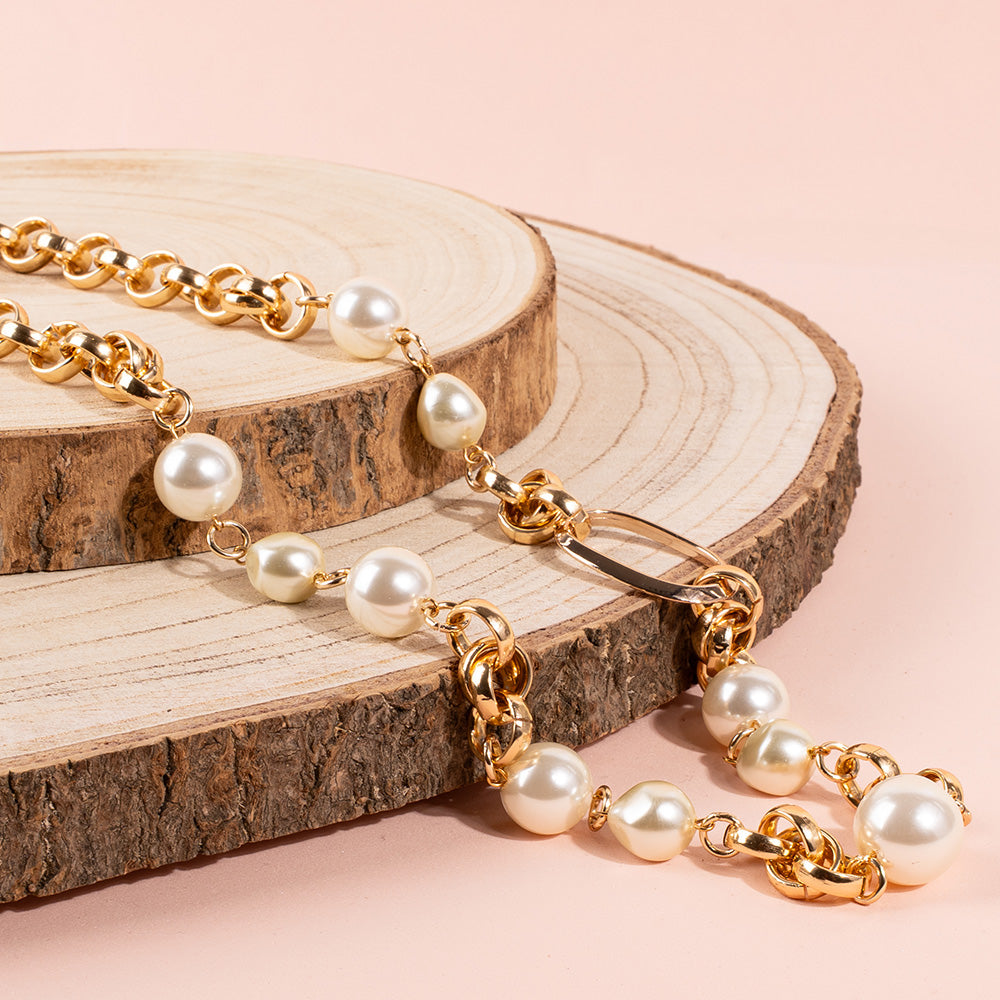 COLLANA LUNGA CON CATENA A MAGLIE CIRCOLARI E PERLE DI DIVERSE DIMENSIONI