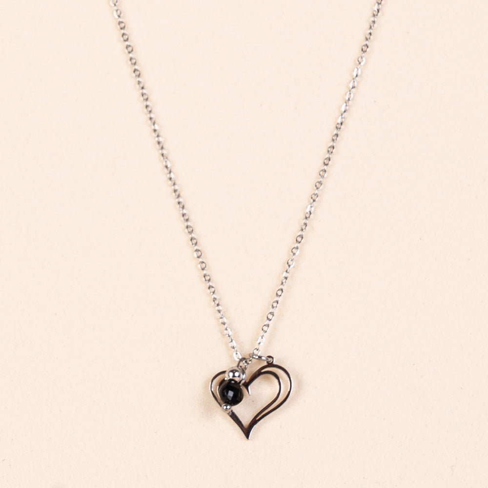 CHOKER NECKLACE WITH HEART AND STONE PENDANT