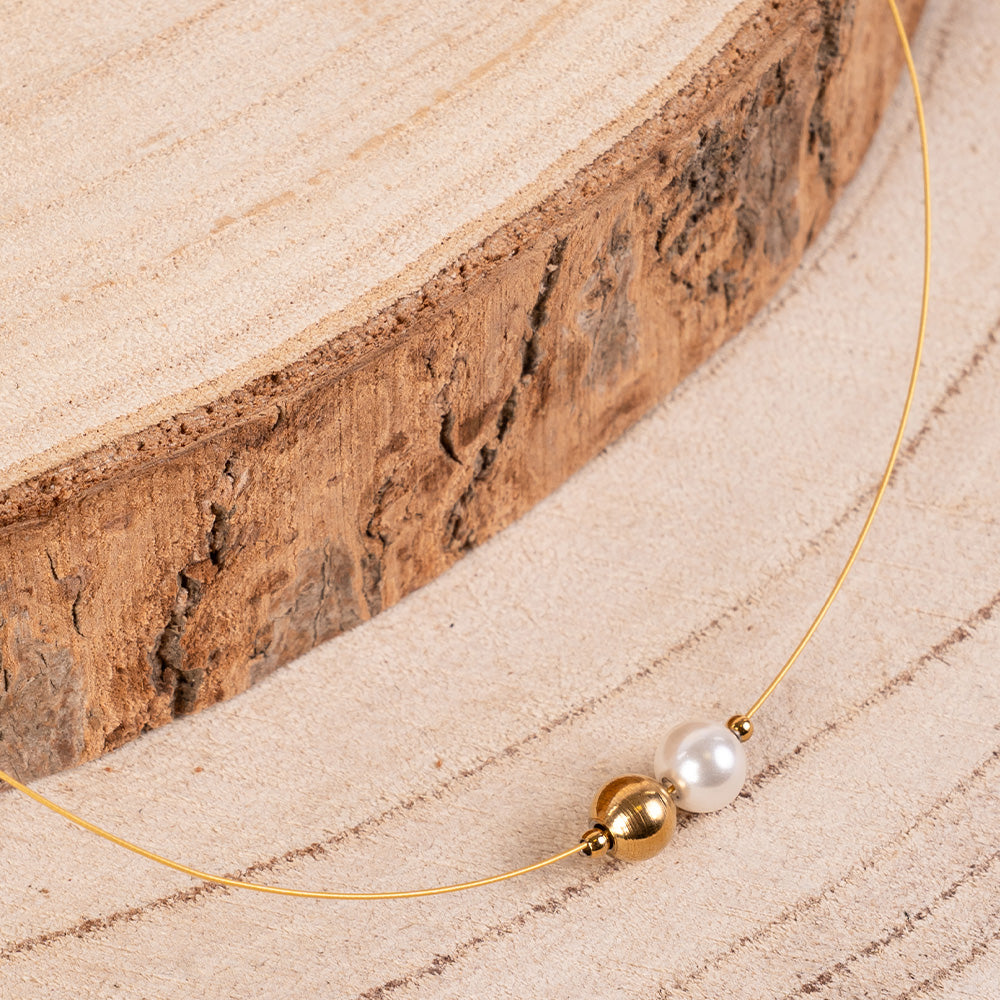 THIN CHOKER NECKLACE WITH SPHERE AND PEARL