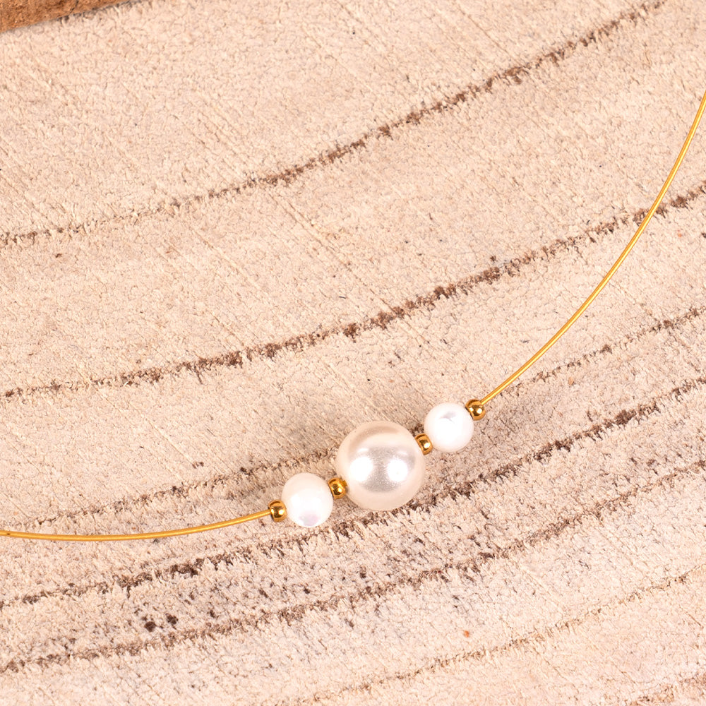 THIN CHOKER NECKLACE WITH SPHERES AND PEARL