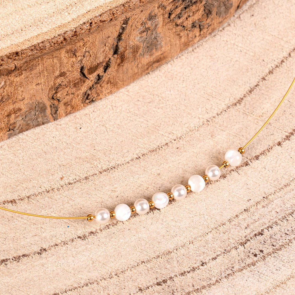 THIN CHOKER NECKLACE WITH BEADS AND SPHERES