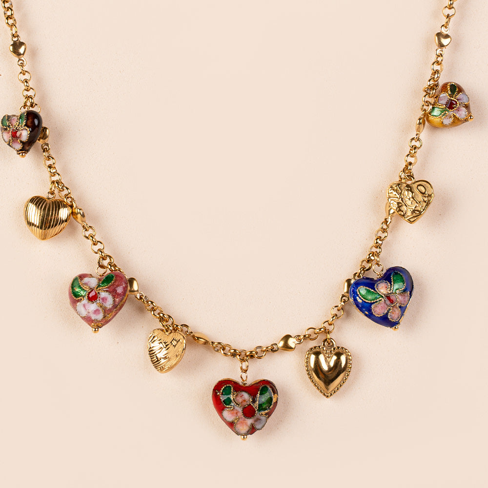 COLLANA CON CUORI LAVORATI PENDENTI