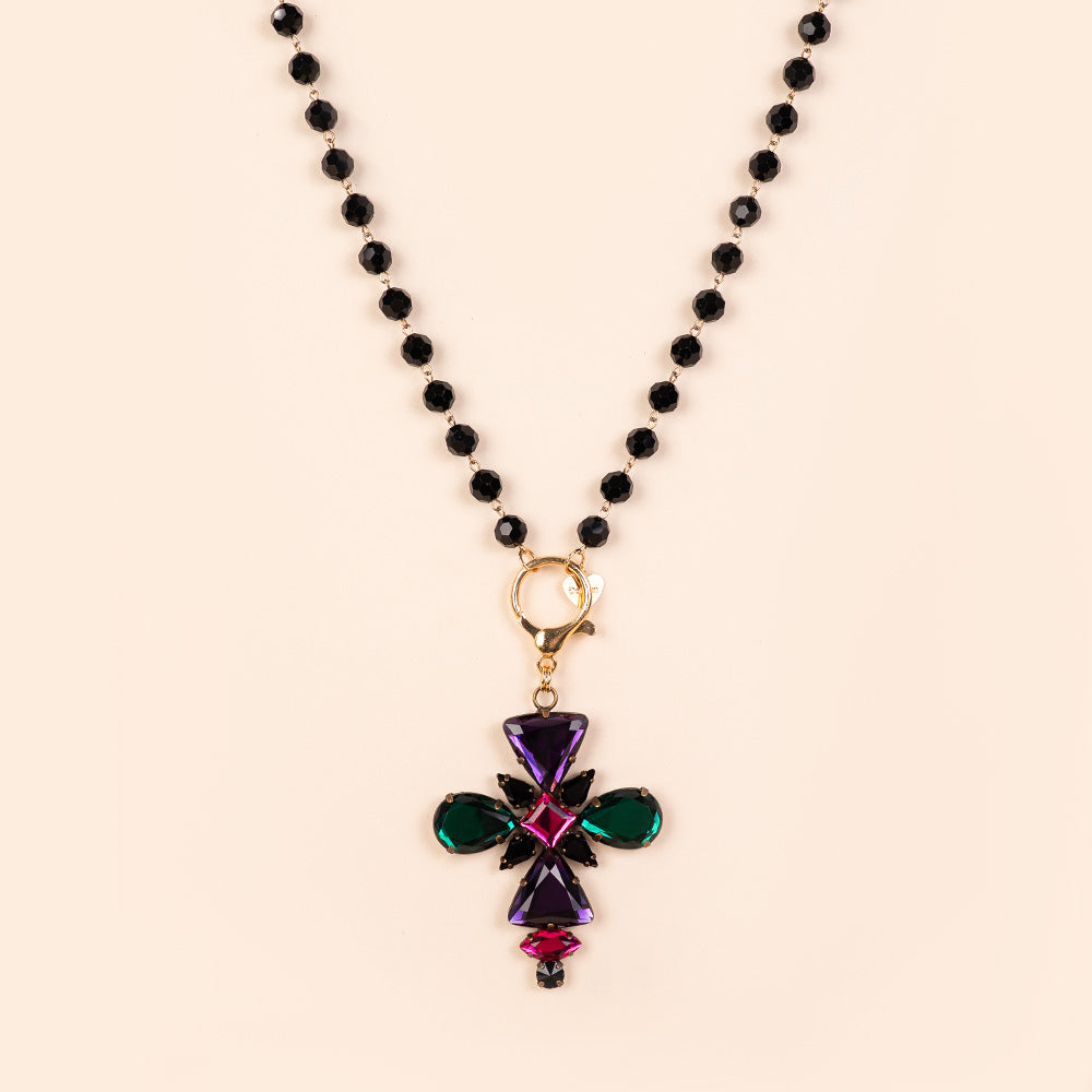 COLLANA CON INSERTI IN RESINA E PENDENTE A CROCE