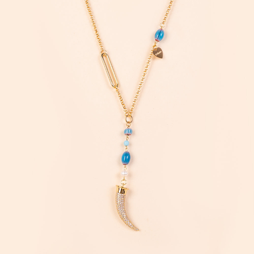 COLLANA LUNGA FINA CON PENDENTI COLORATI E CORNO