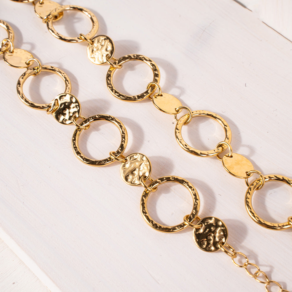 CHAIN CHOKER NECKLACE WITH HAMMERED DISCS AND RINGS