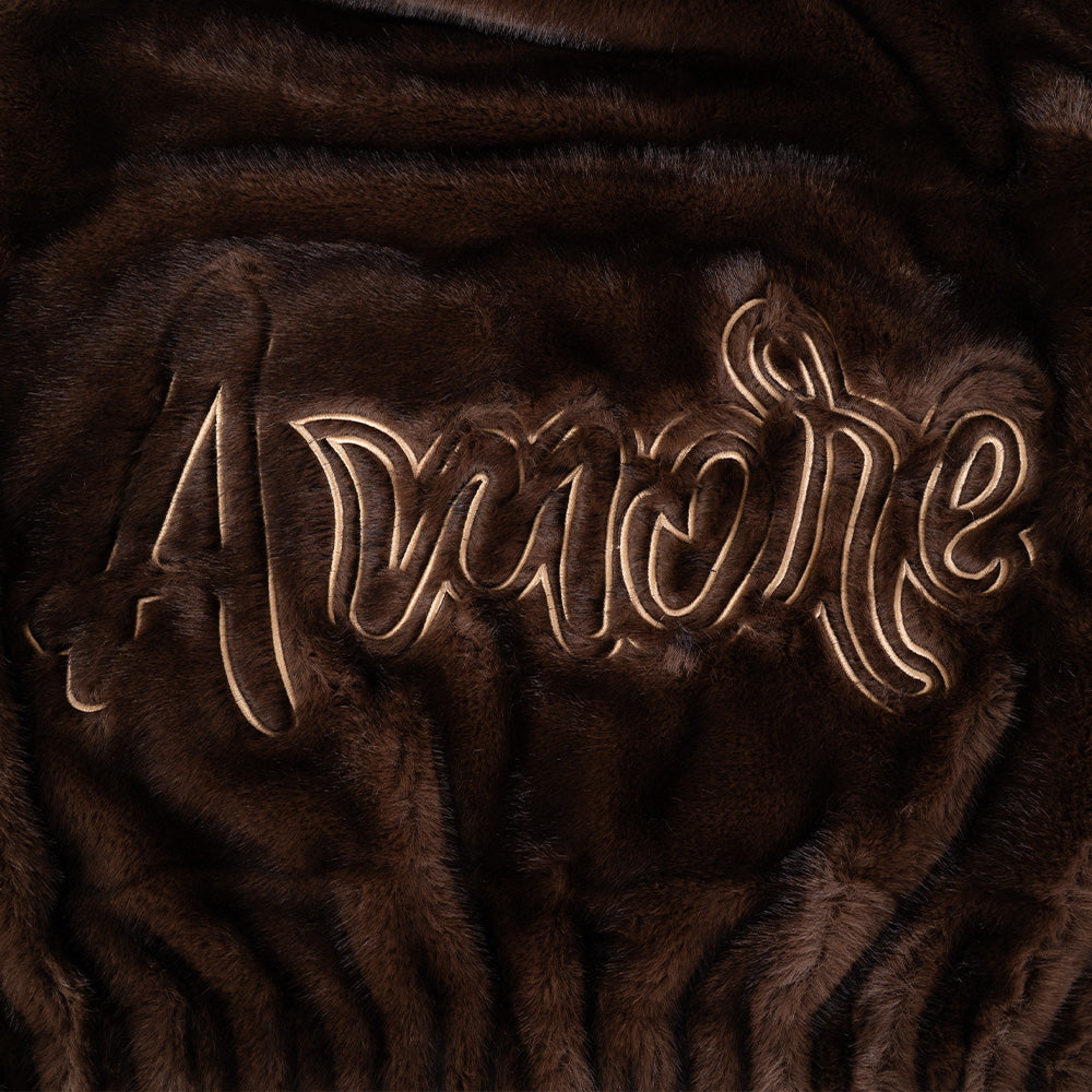 GIACCA CORTA CON CAPPUCCIO E SCRITTA "AMORE" SUL RETRO