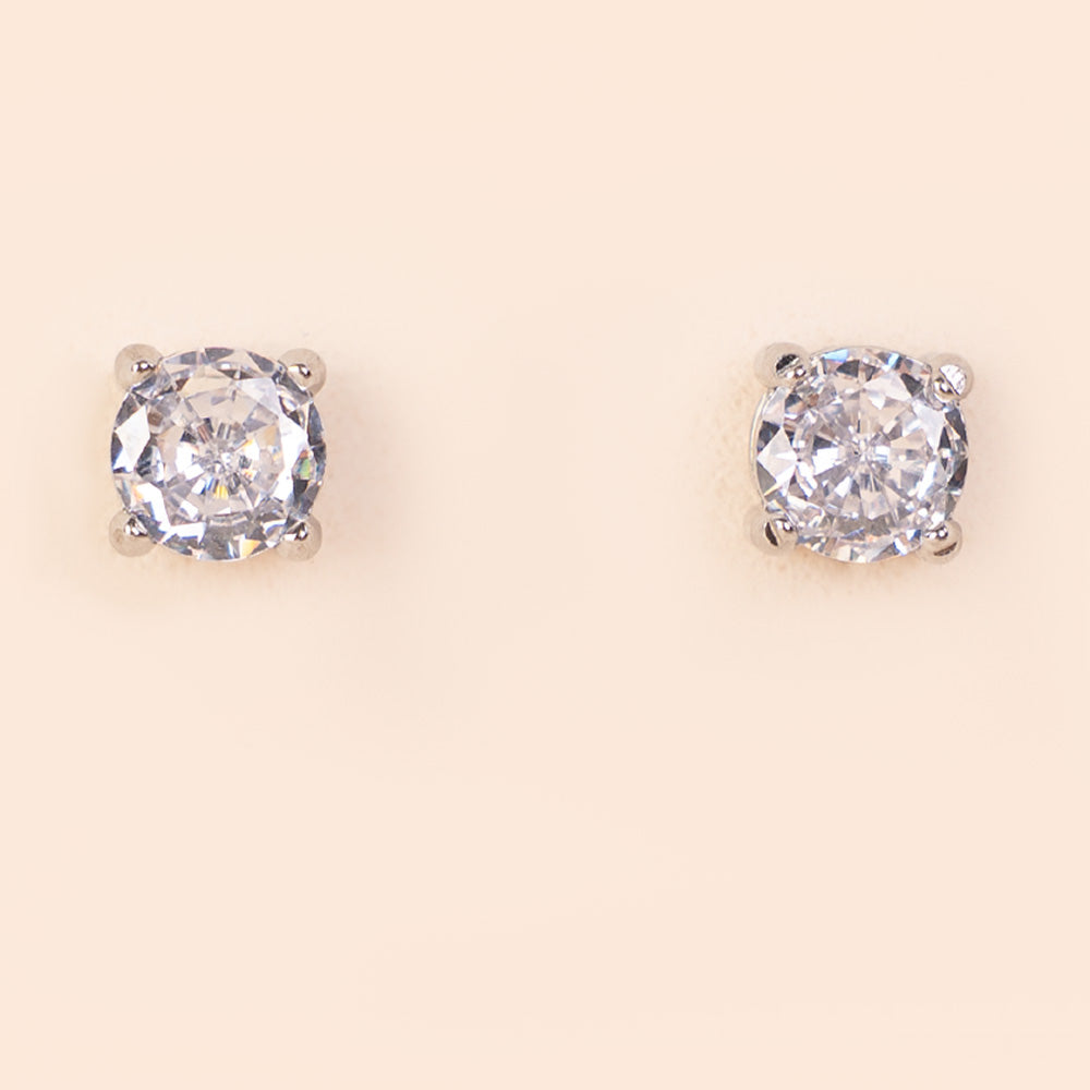 CLASSIC STUD EARRINGS WITH LIGHT POINT