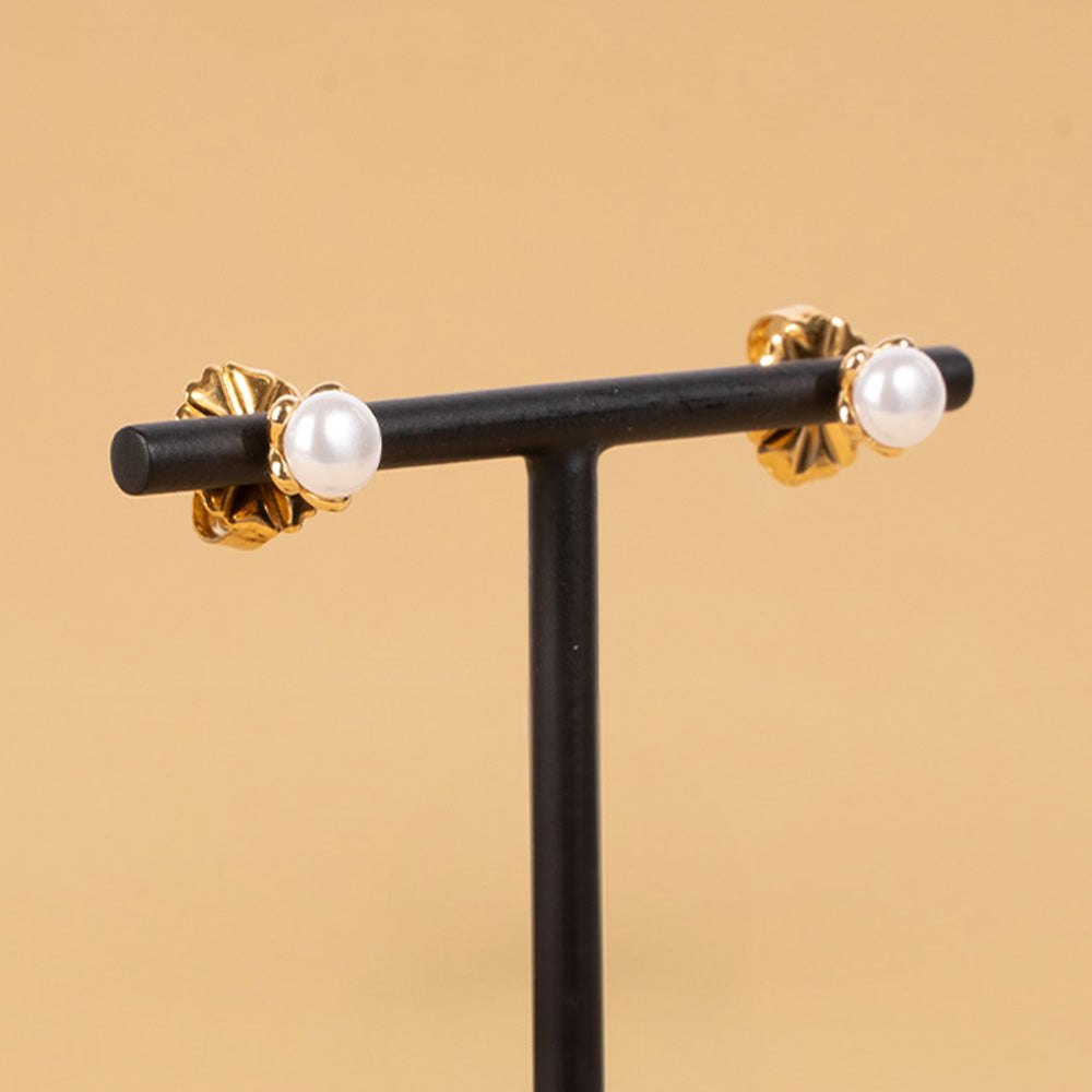 CRUSHED PEARL STUD EARRINGS