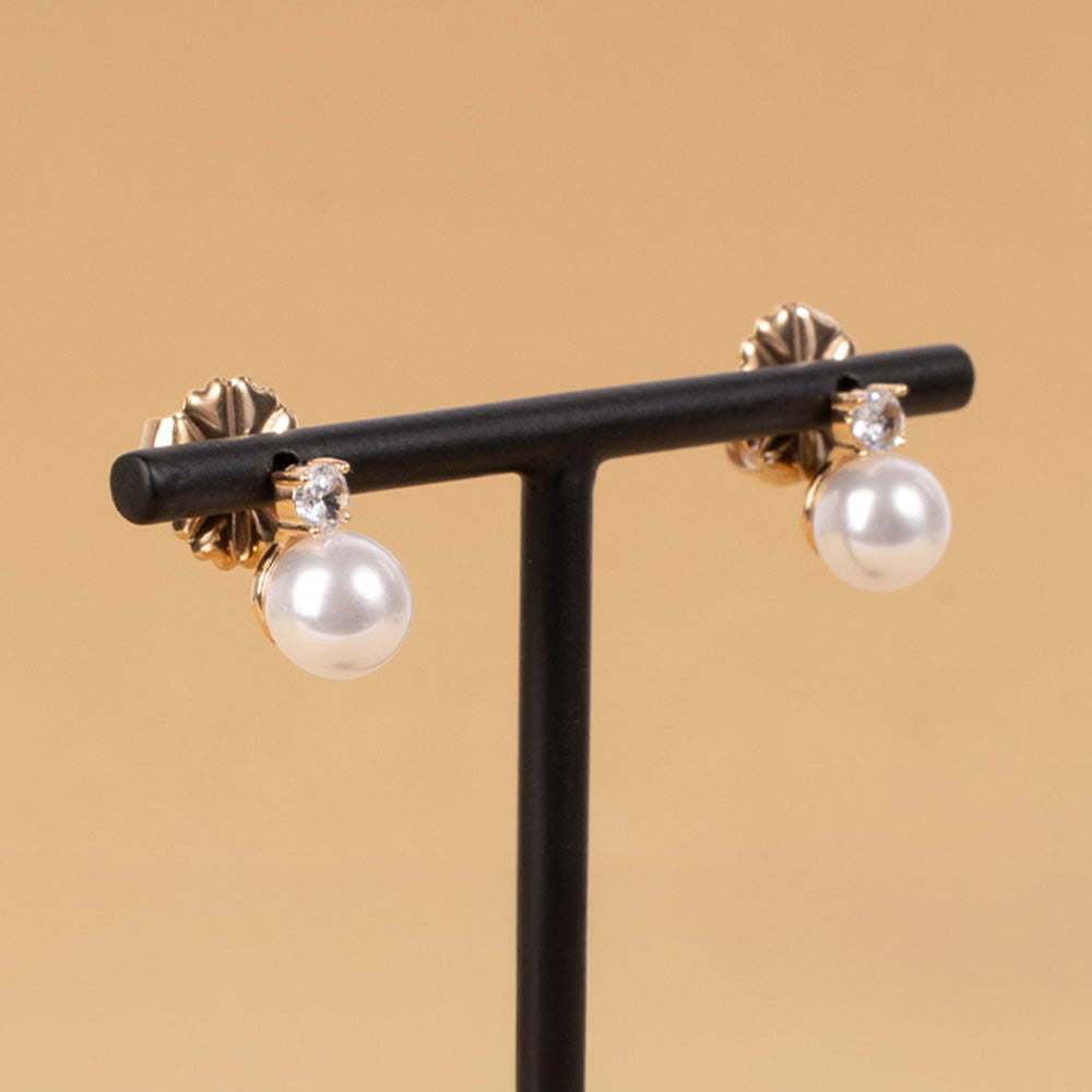 PEARL DANGLING EARRINGS ON SMALL ROUND LIGHT POINT