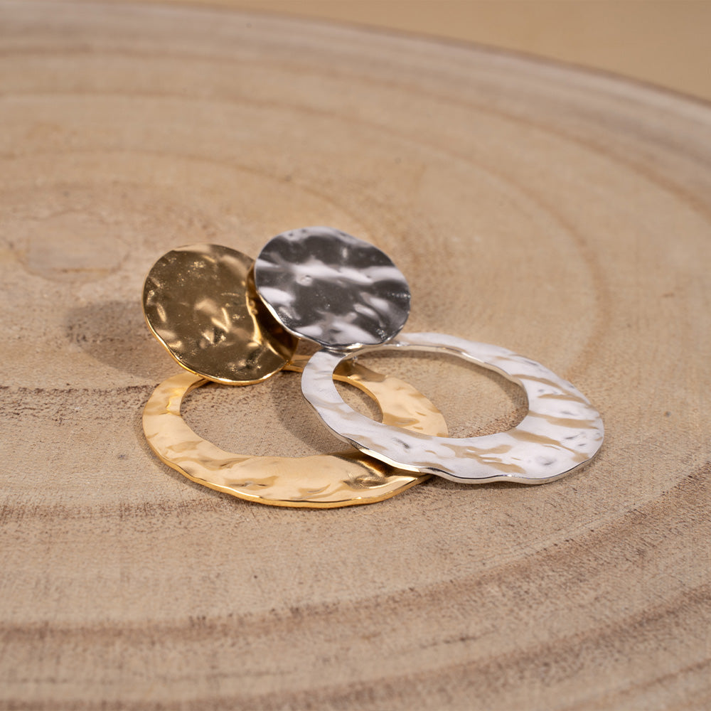 HANGING EARRINGS WITH BEATEN CIRCLES