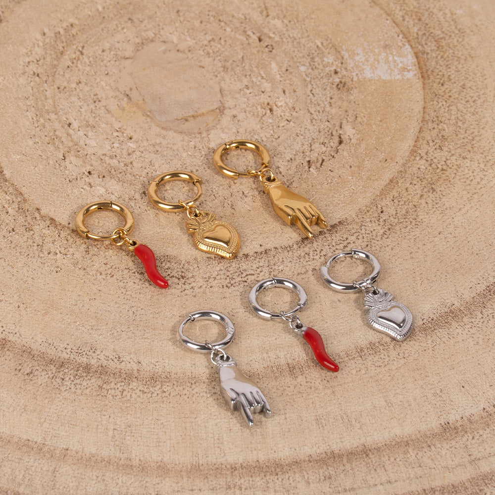 SINGLE EARRING WITH LUCKY PENDANT