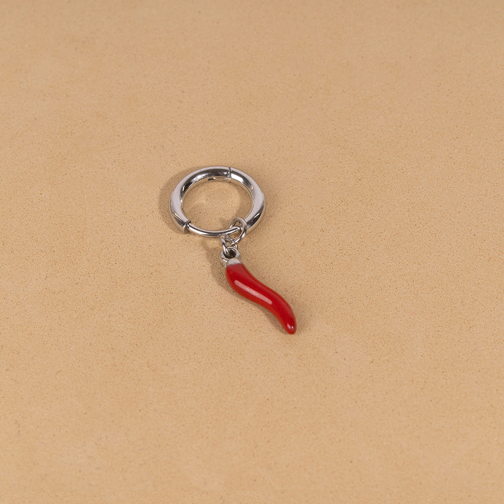 SINGLE EARRING WITH LUCKY PENDANT