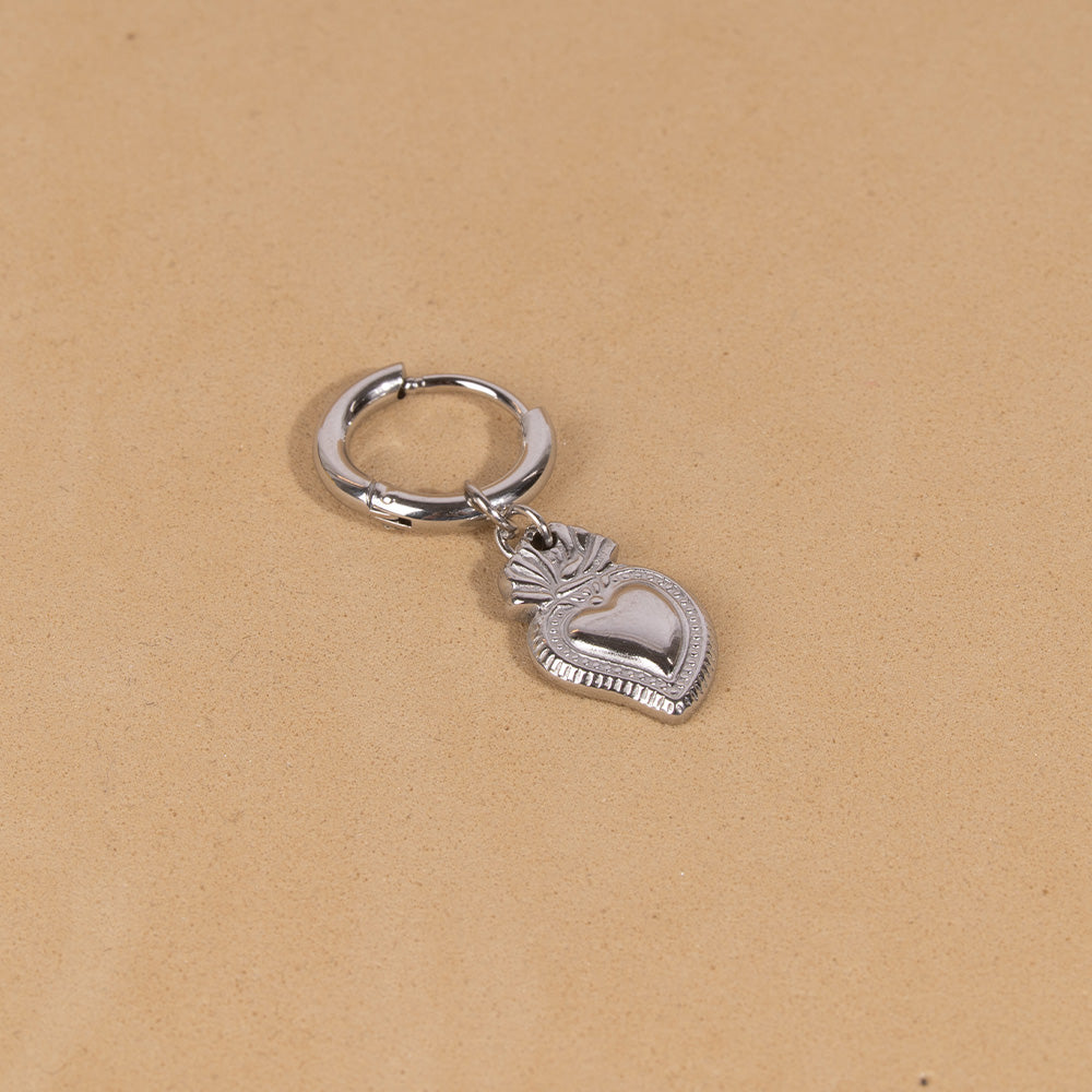 SINGLE EARRING WITH LUCKY PENDANT