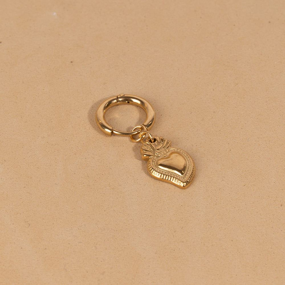 SINGLE EARRING WITH LUCKY PENDANT