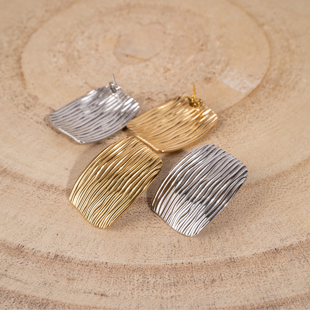 SQUARE DANGLING EARRINGS WITH STRIPE EFFECT