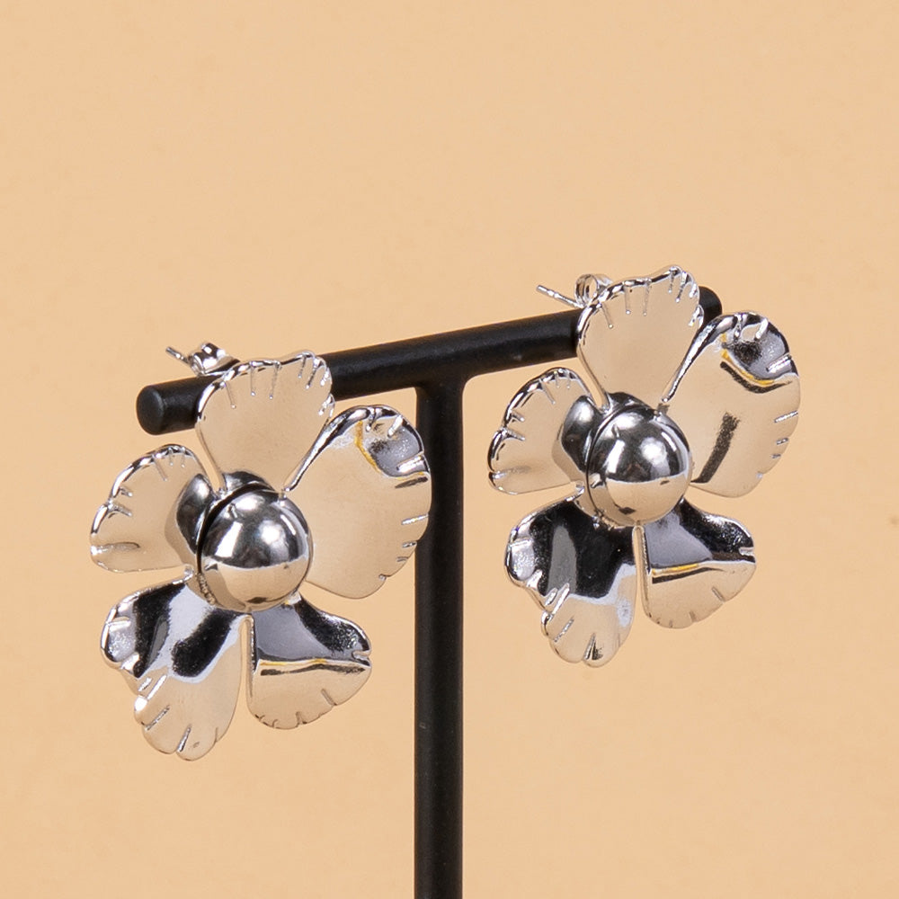 FLOWER SHAPE STUD EARRINGS