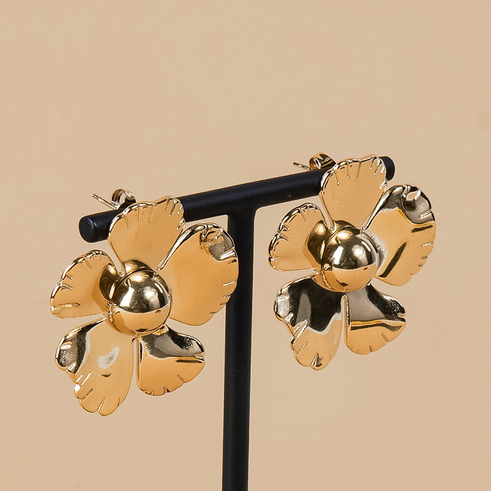 FLOWER SHAPE STUD EARRINGS