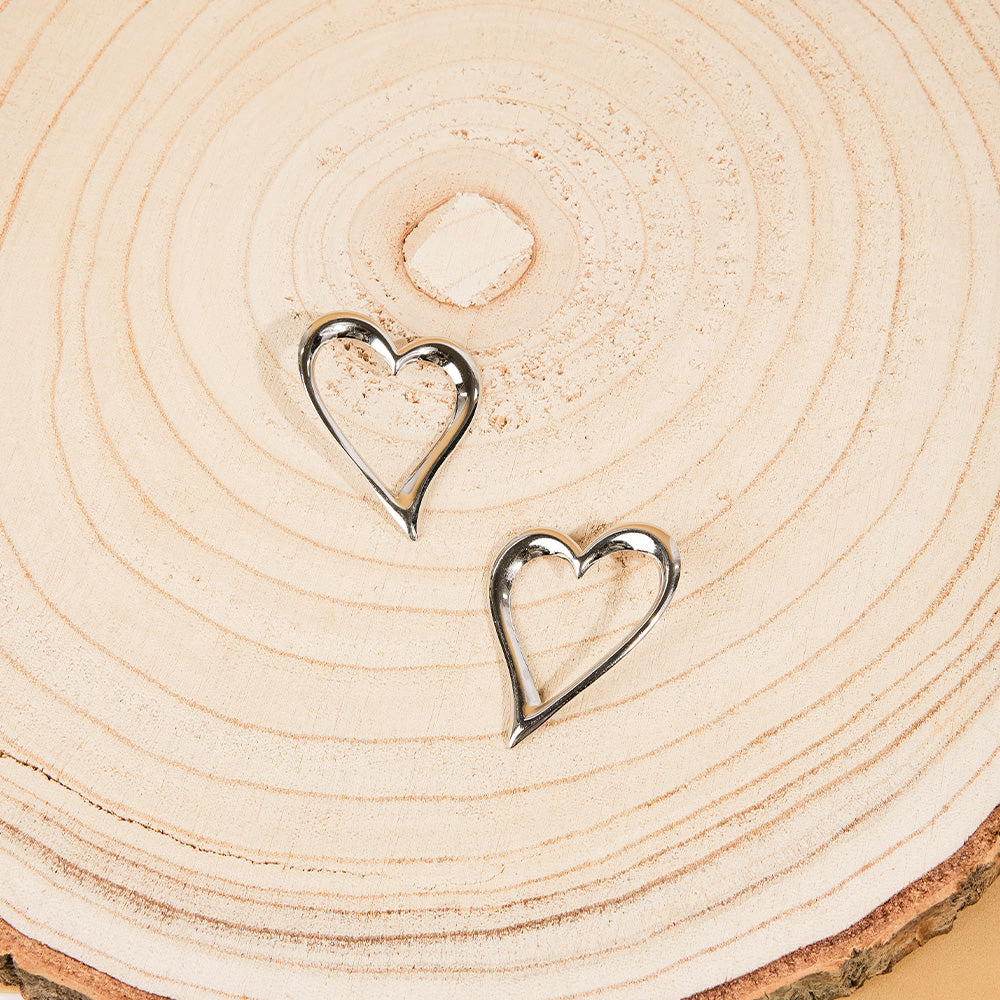 STYLIZED HEART SHAPE STUD EARRINGS