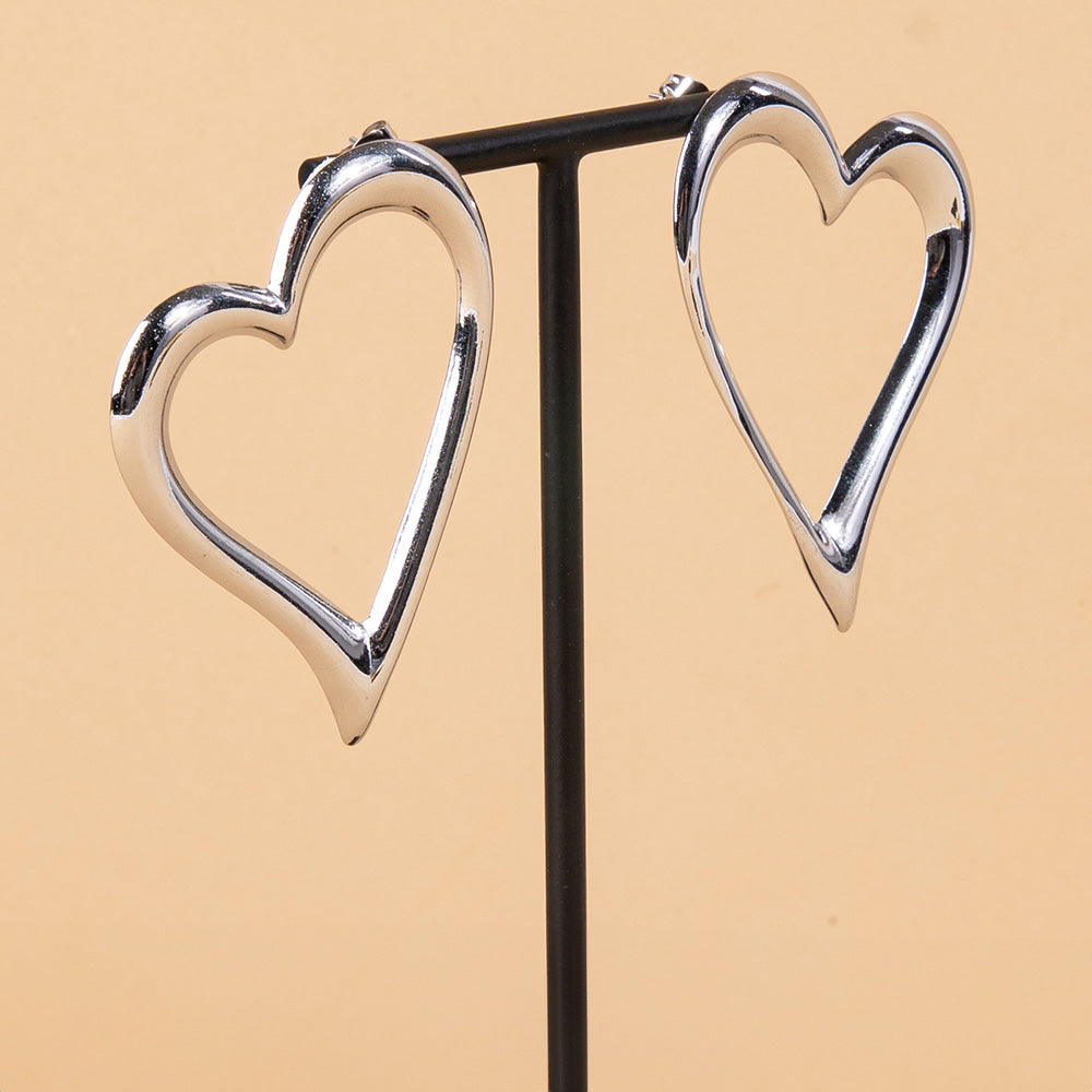 STYLIZED HEART SHAPE STUD EARRINGS