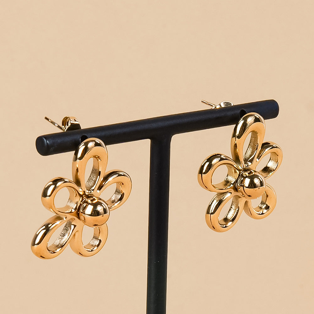 FLOWER SHAPE STUD EARRINGS