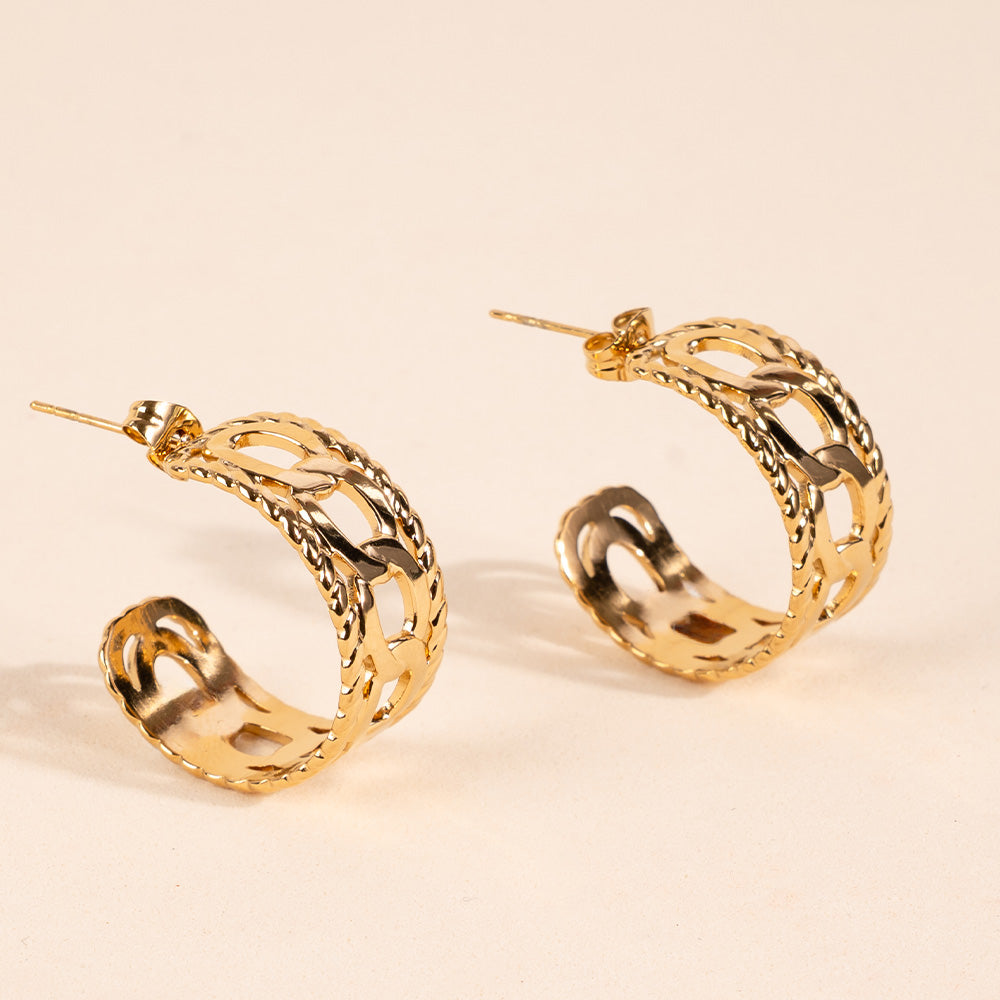 WORKED HOOP EARRINGS WITH CENTRAL CHAIN