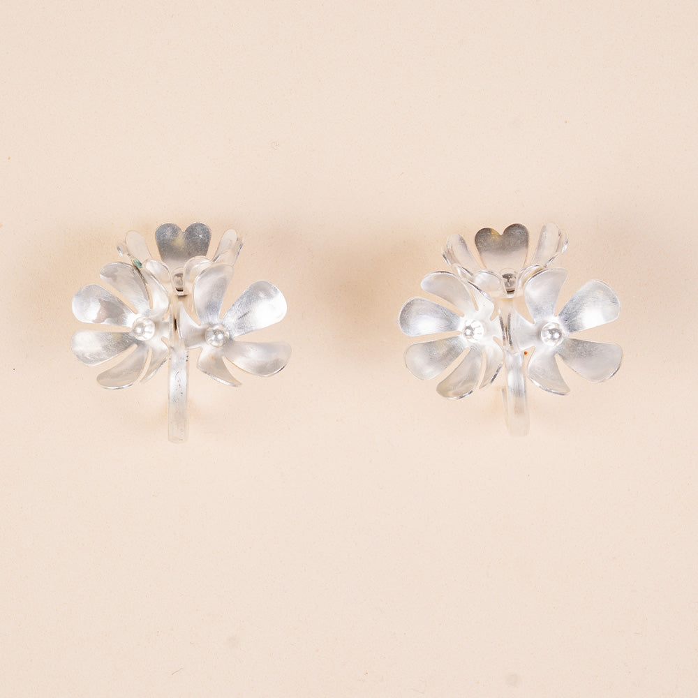 ORECCHINI PENDENTI A SEMICERCHIO CON FIORI