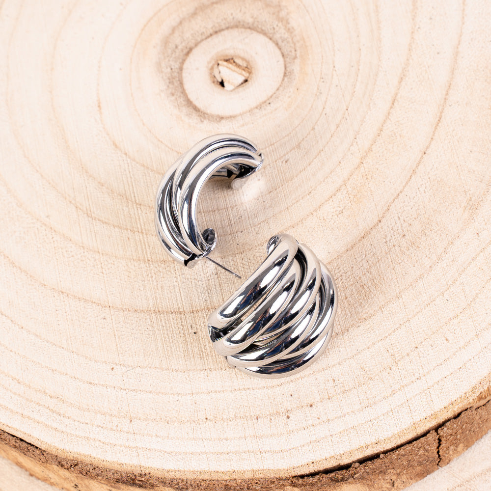 ORECCHINI A CONCHIGLIA CON FASCE VERTICALI SOVRAPPOSTE