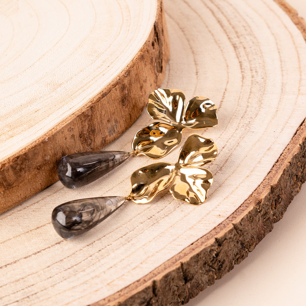 HALF LEAF EARRINGS WITH RESIN PENDANT