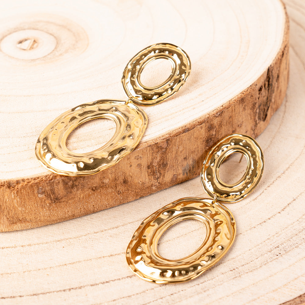 DANGLING EARRINGS WITH TWO HAMMERED OVAL DISCS OF DIFFERENT SIZES