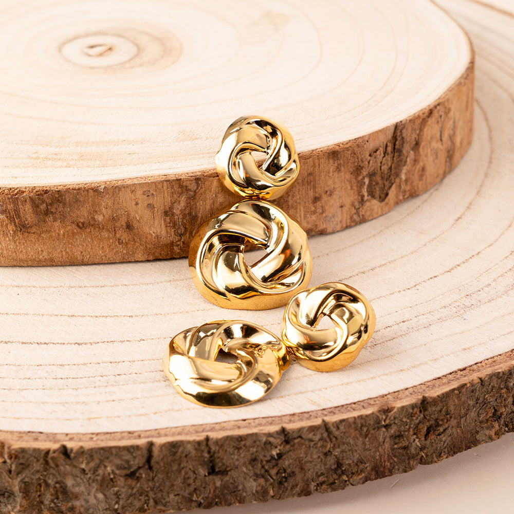 DANGLING EARRINGS WITH INTERTWINED CIRCULAR DETAIL