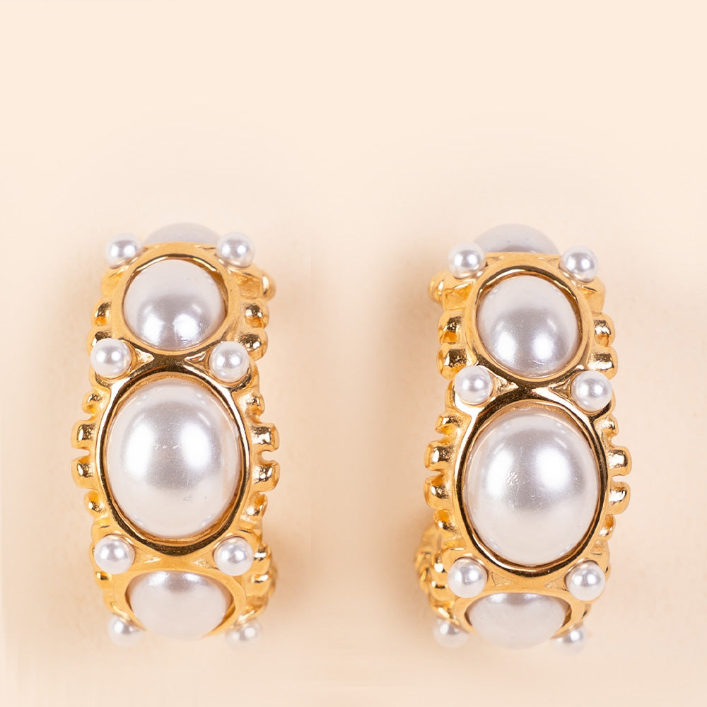 SEMI-CIRCLE EARRINGS WORKED WITH PEARLS