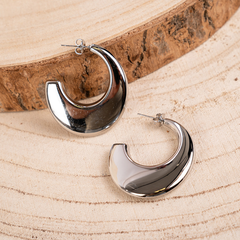 FLAT SEMI-CIRCLE DANGLING EARRINGS WITH INCREASING THICKNESS
