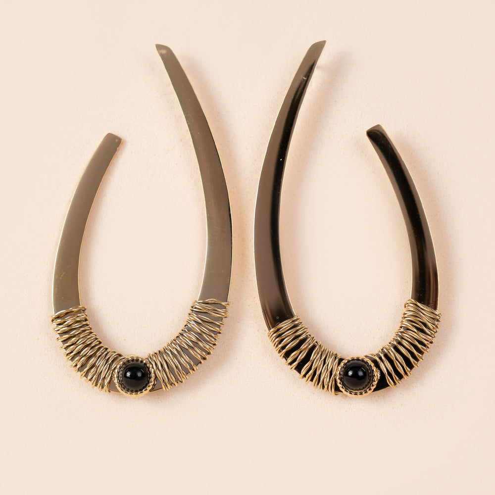 OVAL DANGLING EARRINGS WITH WIRE WRAPPED AND STONE