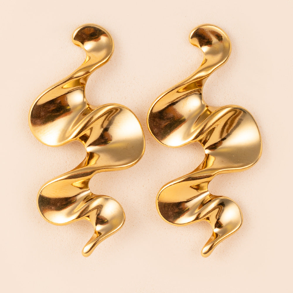 WAVY DANGLING EARRINGS