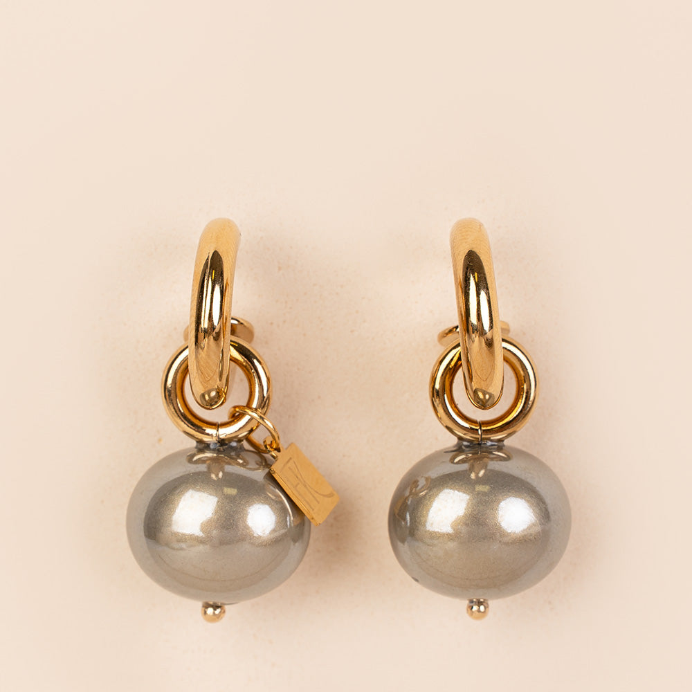 ORECCHINI CON CERCHIETTO E PERLA OVALE PENDENTE