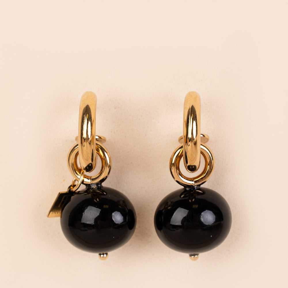 ORECCHINI CON CERCHIETTO E PERLA OVALE PENDENTE