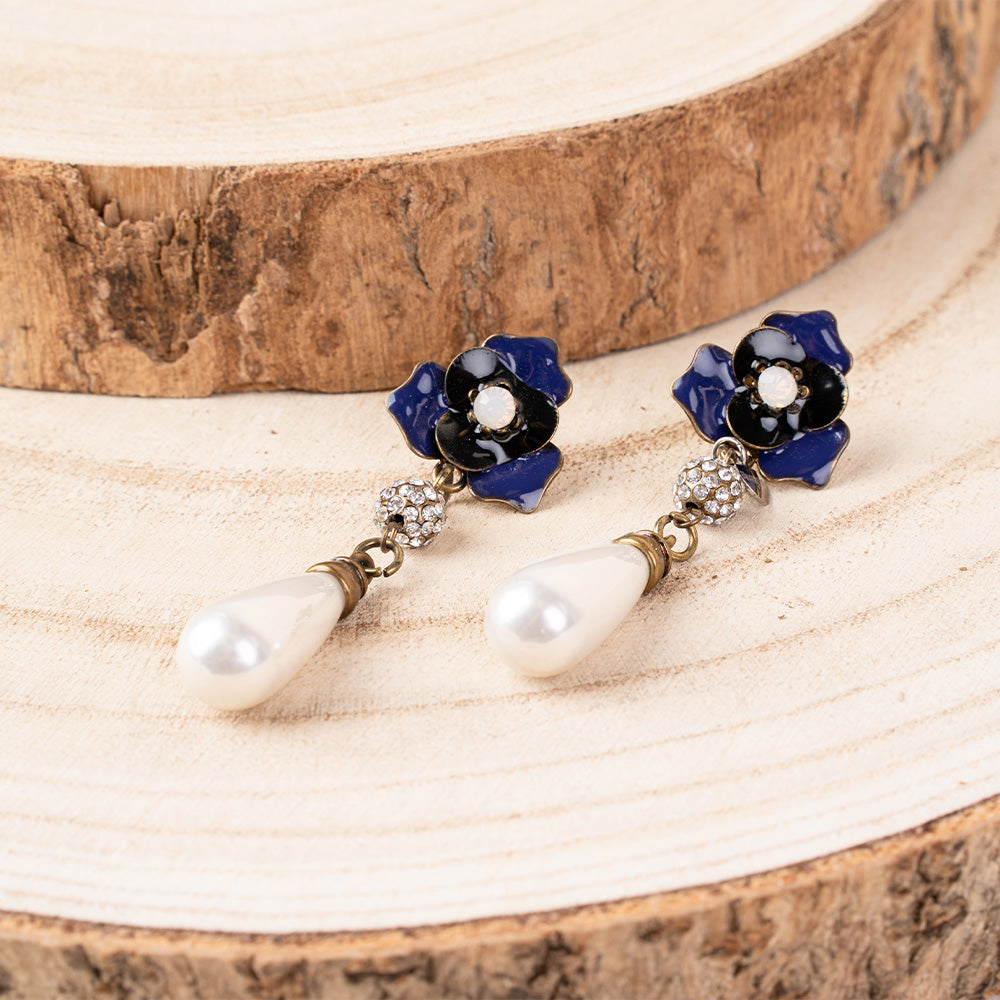 ORECCHINI PENDENTI CON FIORI E PERLE